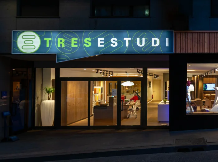 Showroom de Tres Estudi a Andorra amb espais d’interiorisme i fusteria a mida